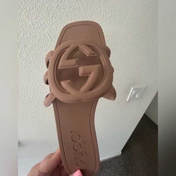 Super cute Tan Summer Slide Sandals - Picture 2 of 6